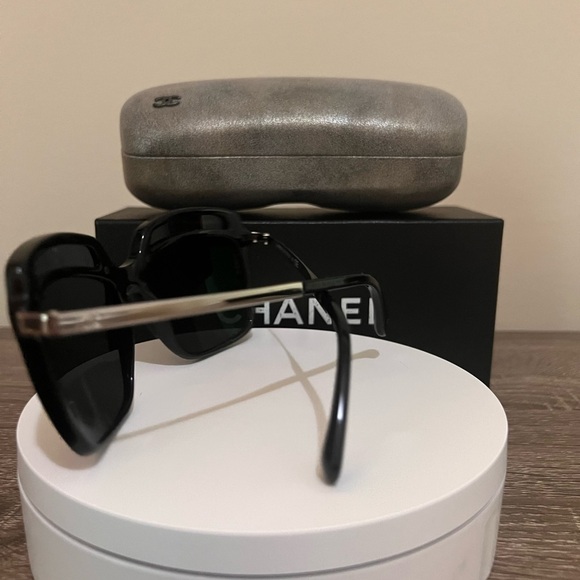 CHANEL 5378 NWOT Square Sunglasses with Grey/Blue Mirror lenses. - Picture 5 of 13